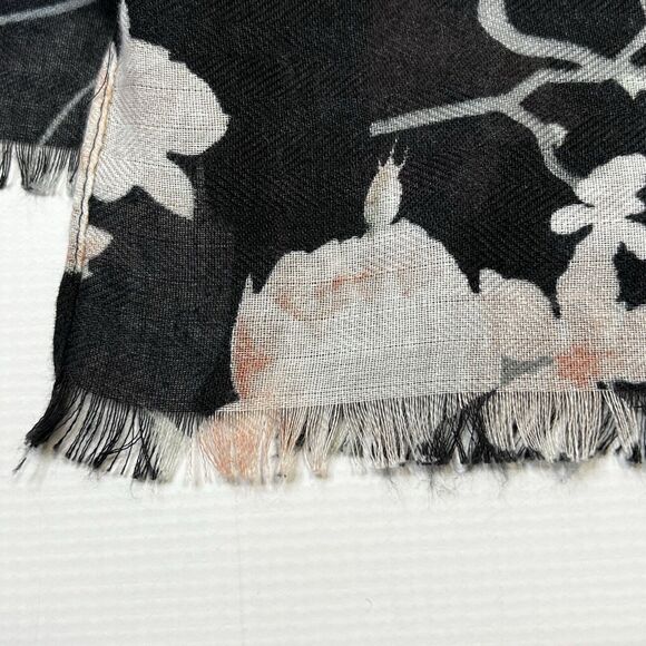 Floral Scarf JANE & BERRY 37" By 37" Black Pink Gray Polyester NEW - Picture 4 of 9